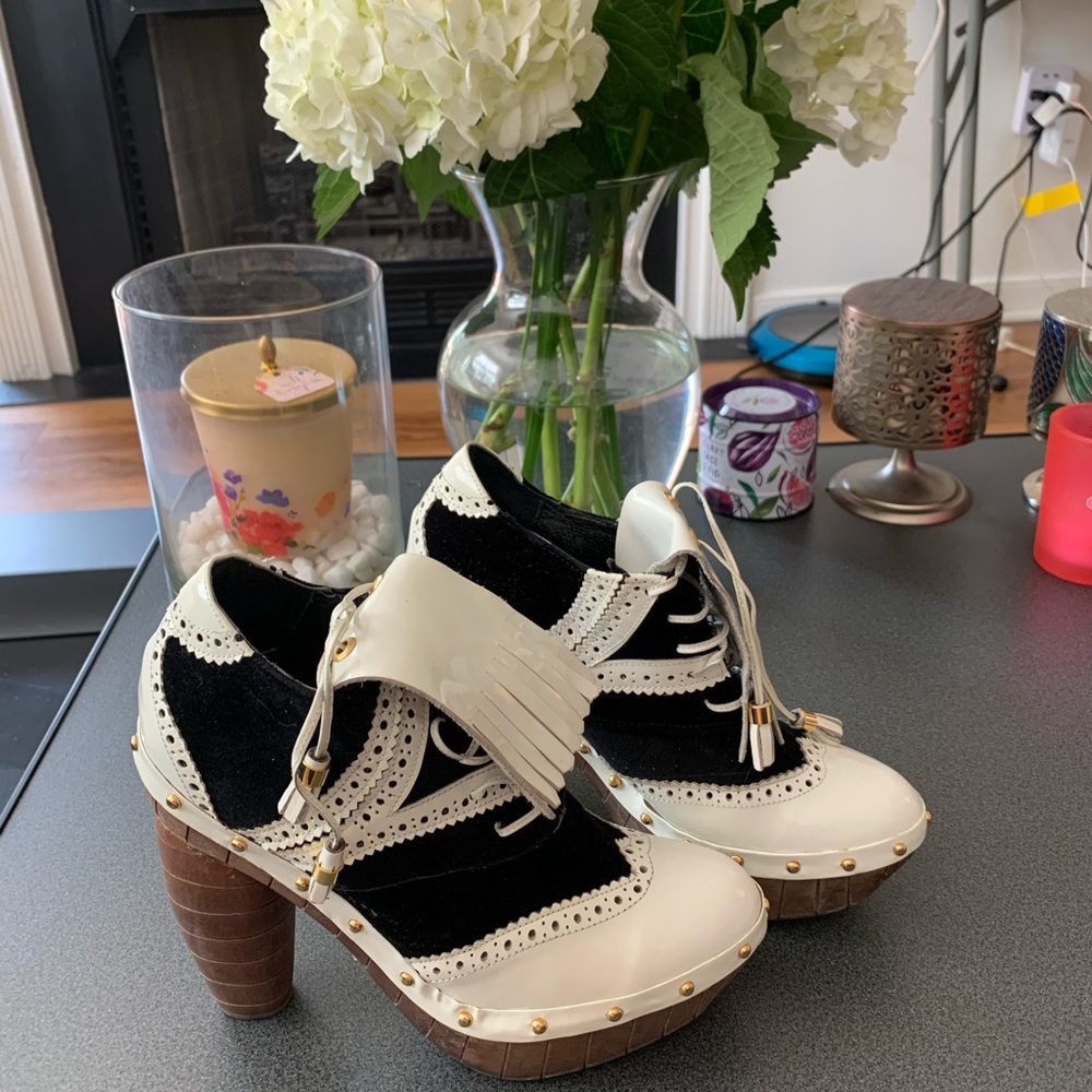 Gorgeous designer shoes / boots